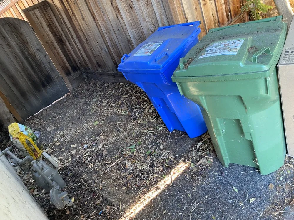 Top-rated yard cleanup service for residential properties in Hayward, CA by Commitment