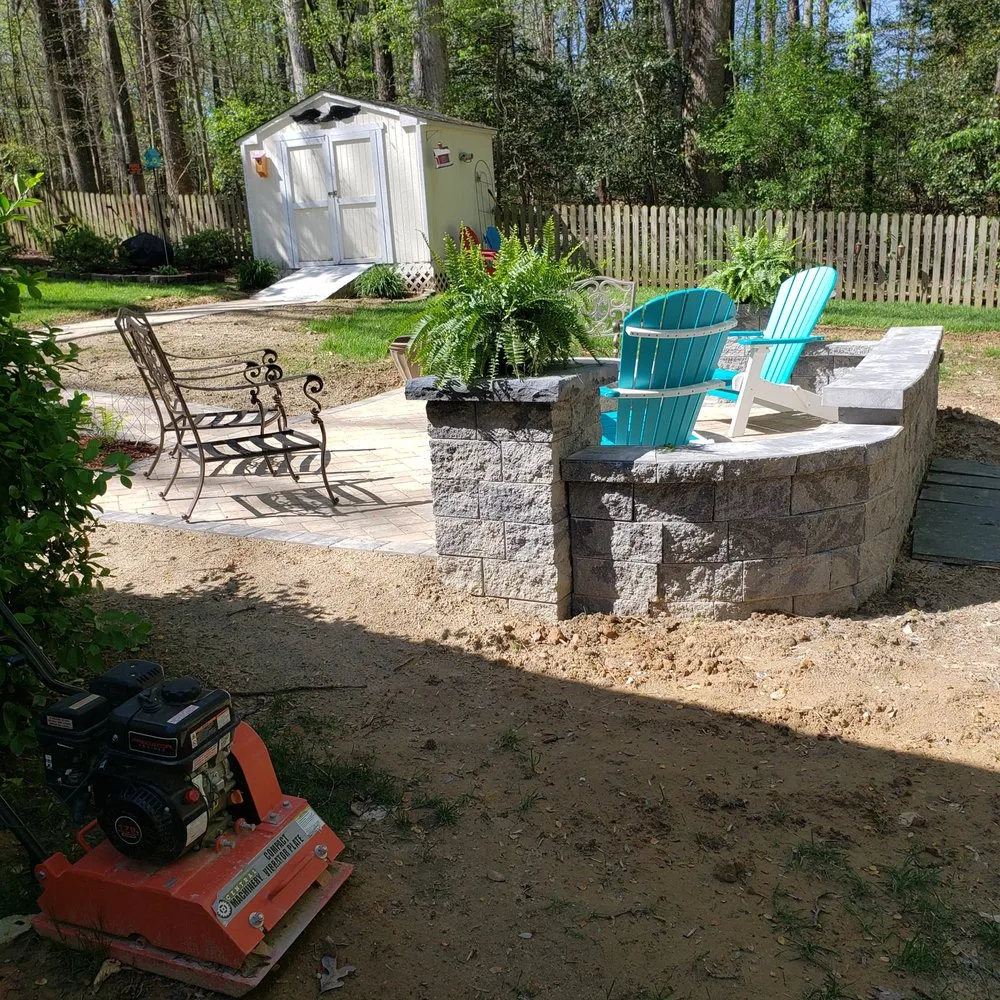 Local outdoor landscaping for homes in Powhatan, VA by Commonwealth Hardscapes of Richmond