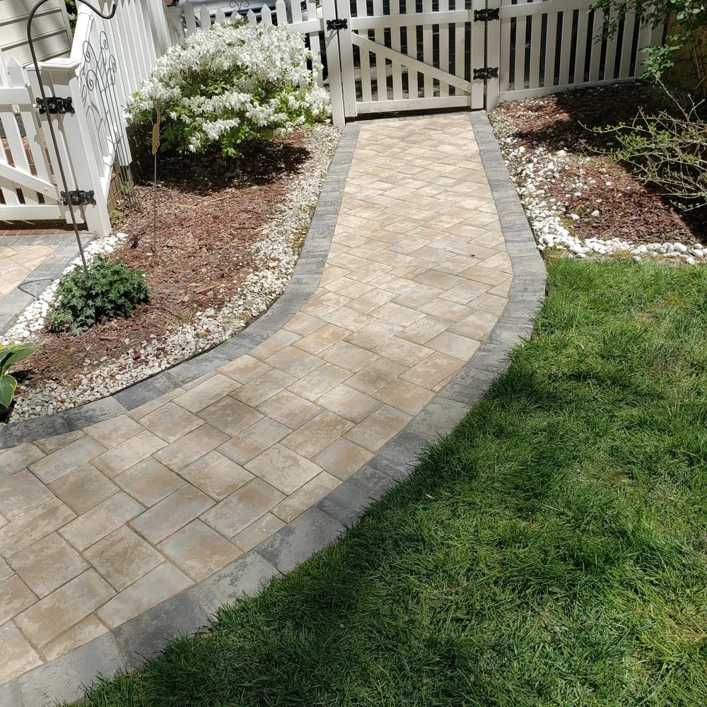 Local lawn mowing service in Powhatan, VA - Commonwealth Hardscapes of Richmond