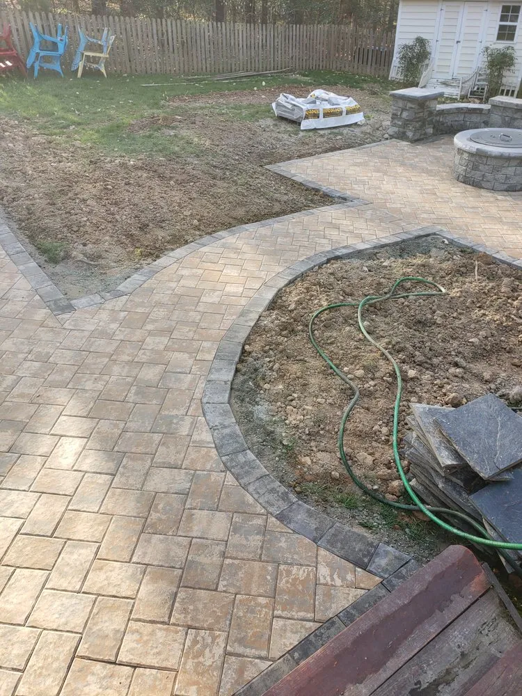 Local landscape installation experts serving Powhatan, VA - Commonwealth Hardscapes of Richmond