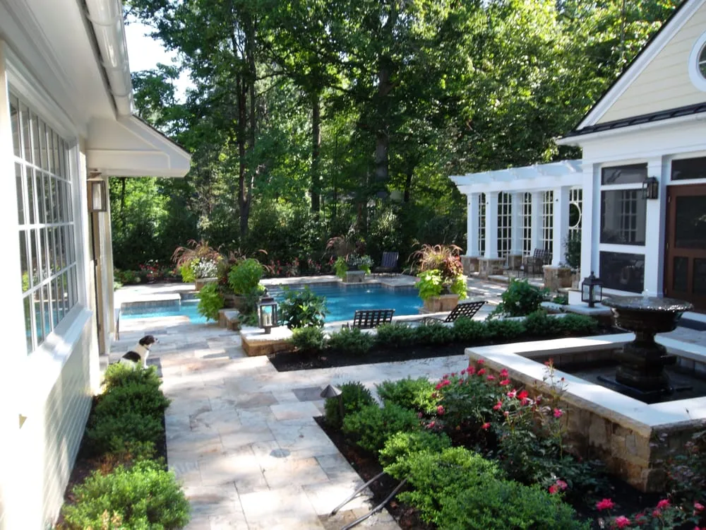 Top-rated yard cleanup service for beautiful yards across Glen Allen, VA - Commonwealth Landcare