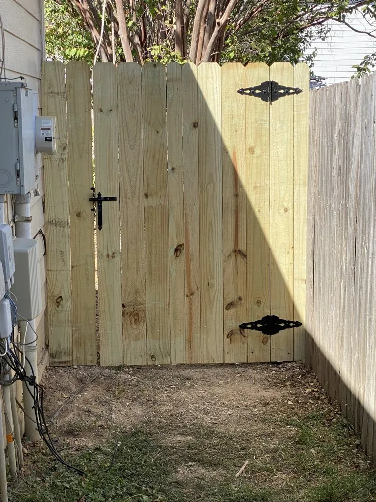 Custom yard maintenance experts serving New Braunfels, TX - Community Fence