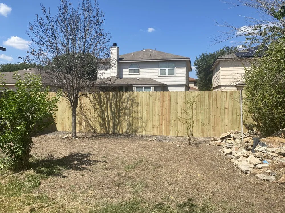 Affordable landscape design in New Braunfels, TX by Community Fence