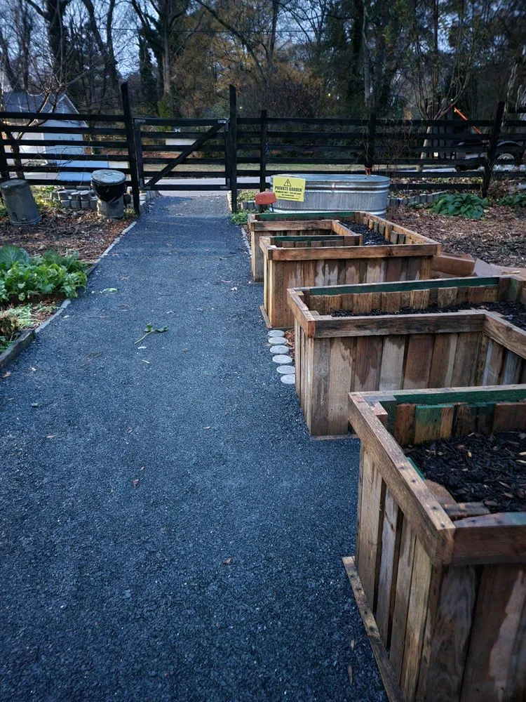 Local lawn care service in Atlanta, GA by Community Foodscapes