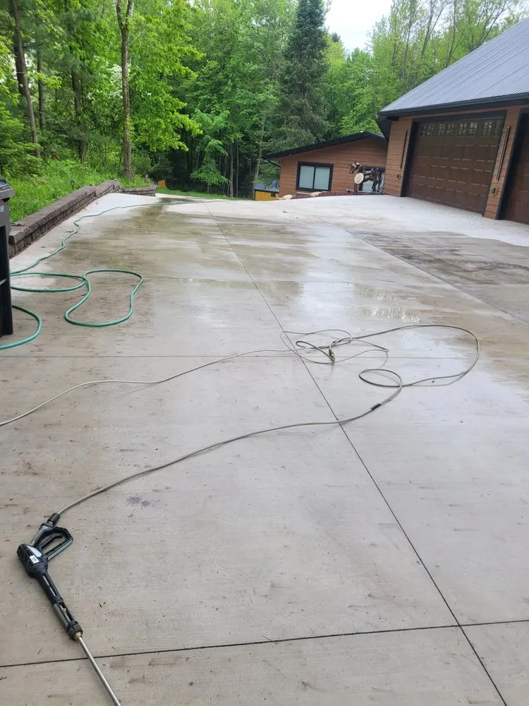 Expert lawn mowing service experts serving Arkdale, WI - Community Landscaping