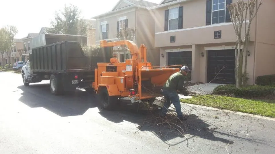 Custom lawn mowing service in Chuluota, FL by Community Lawn & Pest Control