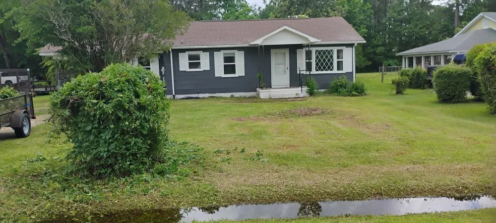 Affordable yard cleanup service in Wilmington, NC - Compa's Landscaping & More