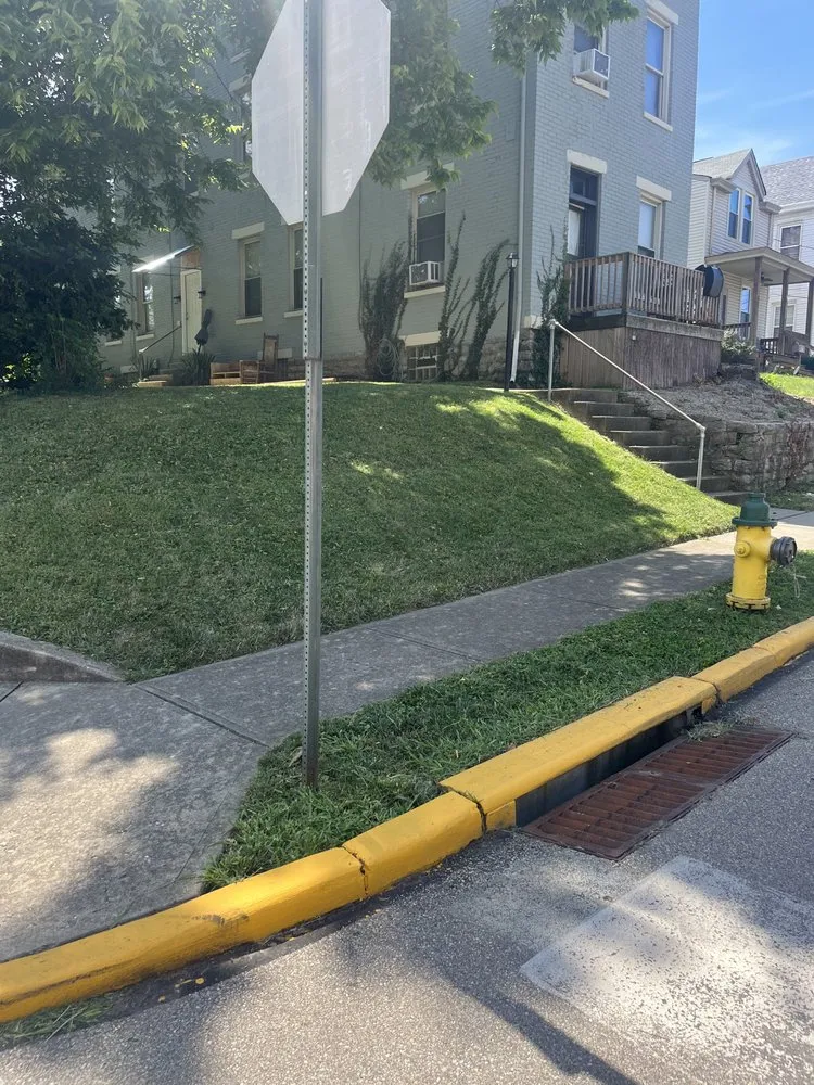 Expert garden landscaping in Fort Thomas, KY by Competitive Edge Mowing