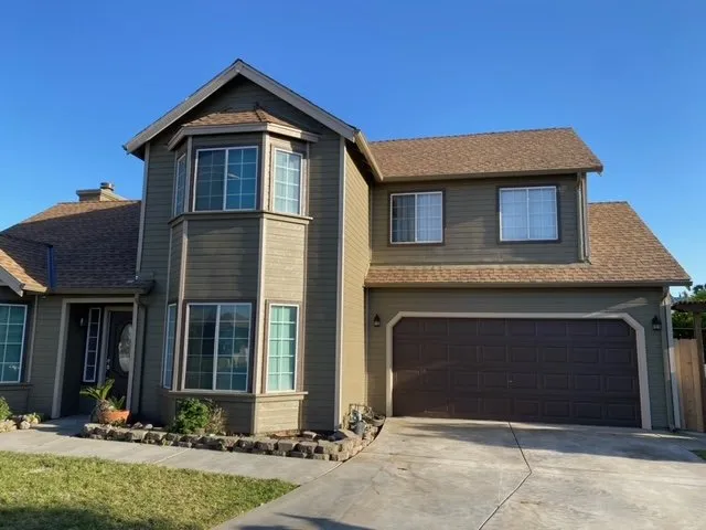 Reliable lawn mowing service experts serving Clovis, CA - Complete Construction