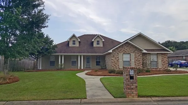 Complete Grounds Maintenance Logo