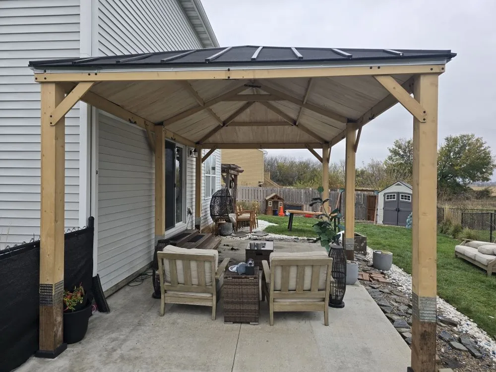 Trusted lawn care service in Des Moines, IA by Complete Homecare Solutions