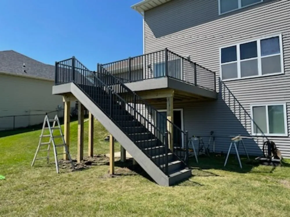 Professional yard maintenance in Des Moines, IA - Complete Homecare Solutions