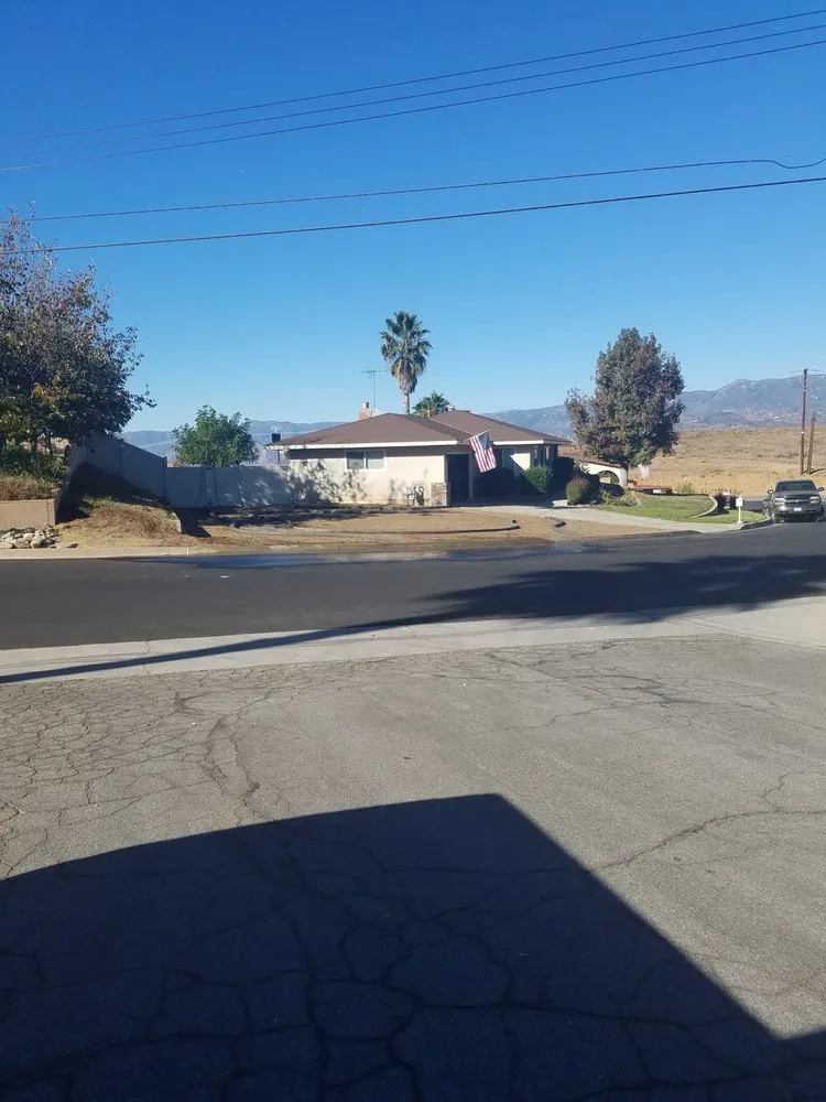 Custom lawn care service experts serving Calimesa, CA - Complete Landscape