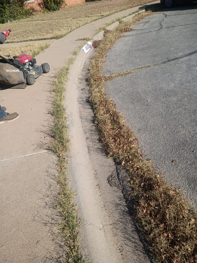 Expert yard cleanup service in Midland, TX by Complete Landscaping