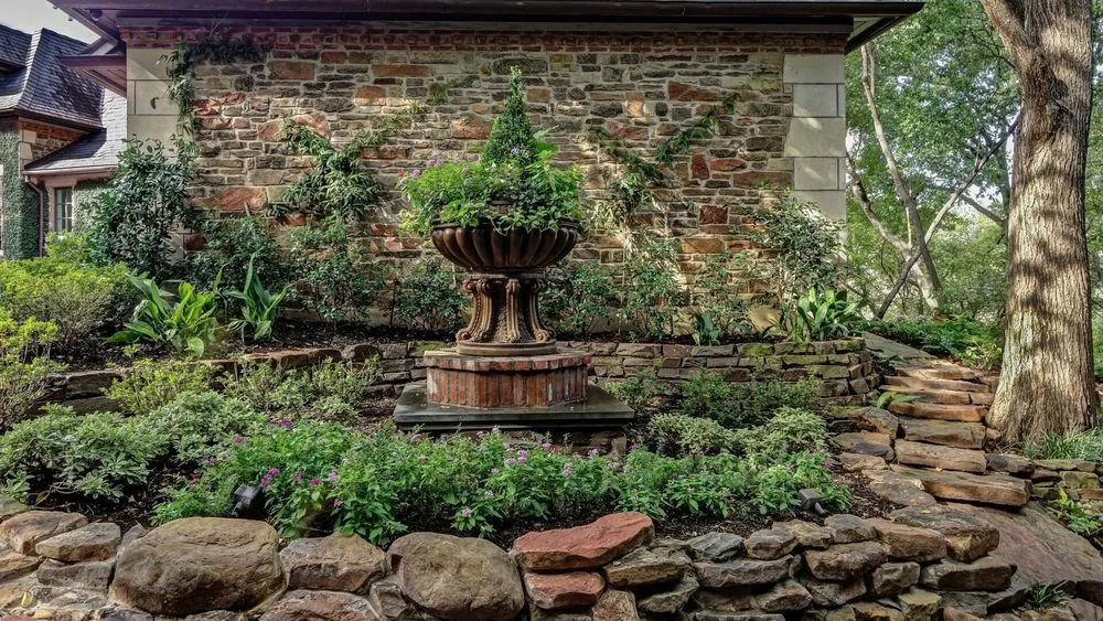 Reliable yard cleanup service in Oklahoma City, OK by Complete Landsculpture