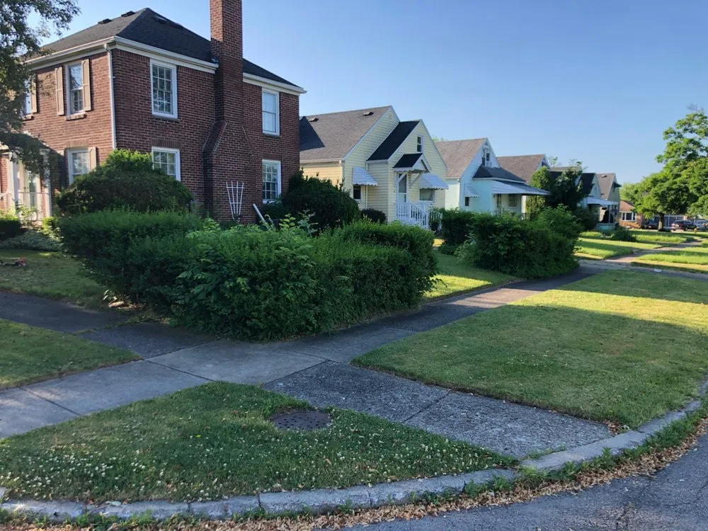 Reliable lawn mowing service in Cheektowaga, NY by Complete Lawn & Yard Care