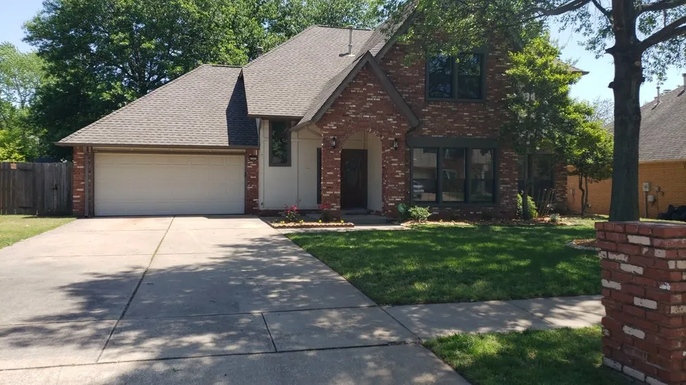 Professional lawn mowing service for year-round maintenance across Tulsa, OK - Complete Lawn care