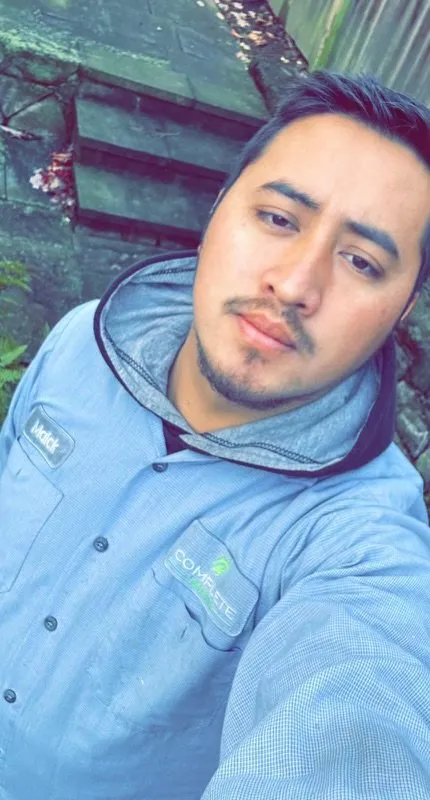 Reliable lawn mowing service experts serving Alexandria, VA - Complete Lawn Service