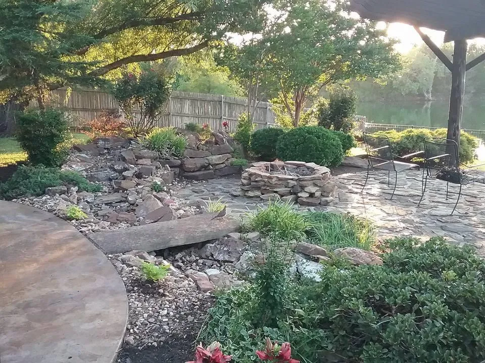 Professional garden landscaping experts serving Stroud, OK - Complete Lawncare