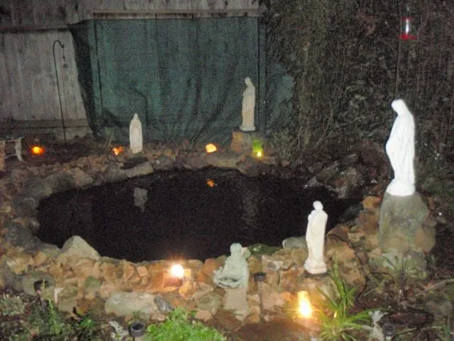 Reliable lawn care service experts serving Las Vegas, NV - Complete Pond Care