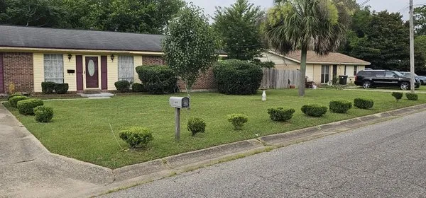 Complete Yard Care & Home Maintenance Logo