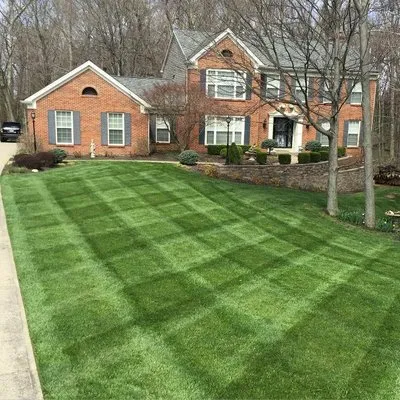 Compton Lawn Care Logo