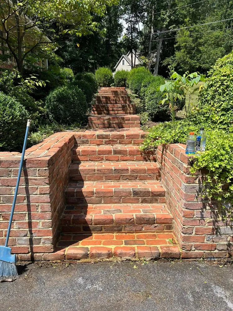 Affordable lawn care service experts serving Martinsburg, WV - Compton Lawn Care