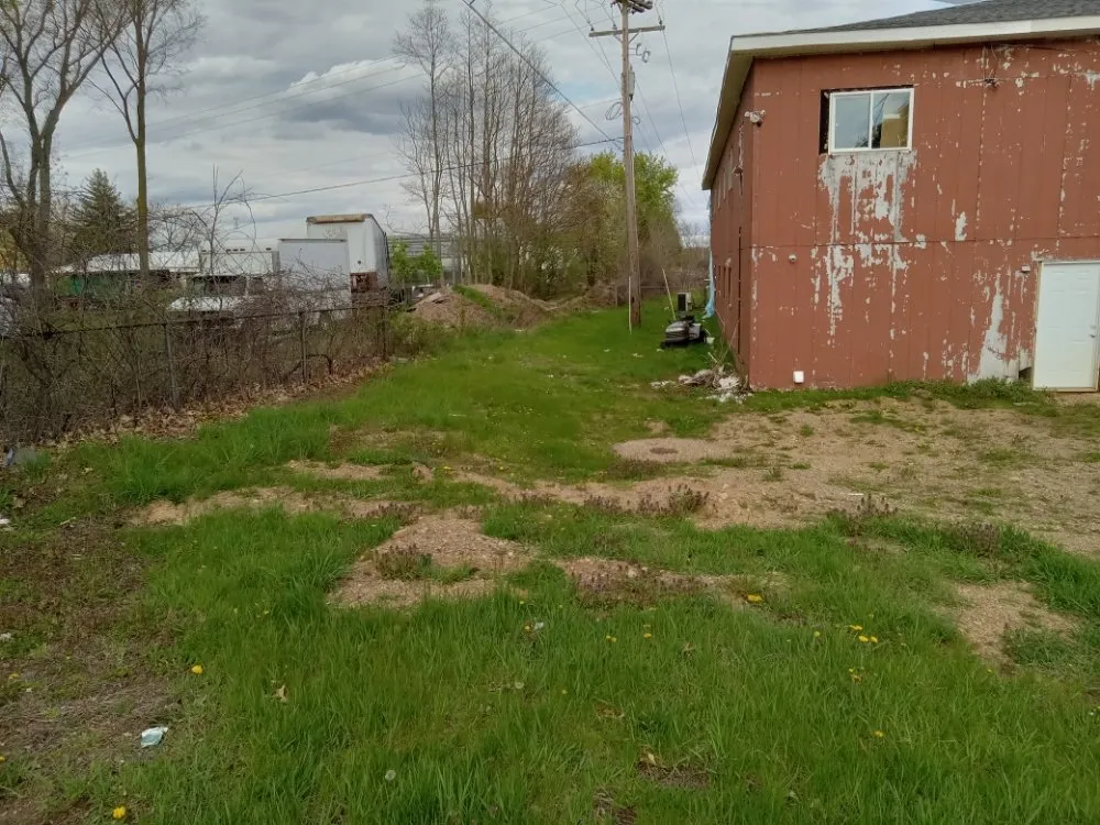 Local outdoor landscaping in Battle Creek, MI - Conant & Family Lawn Care & Landscaping