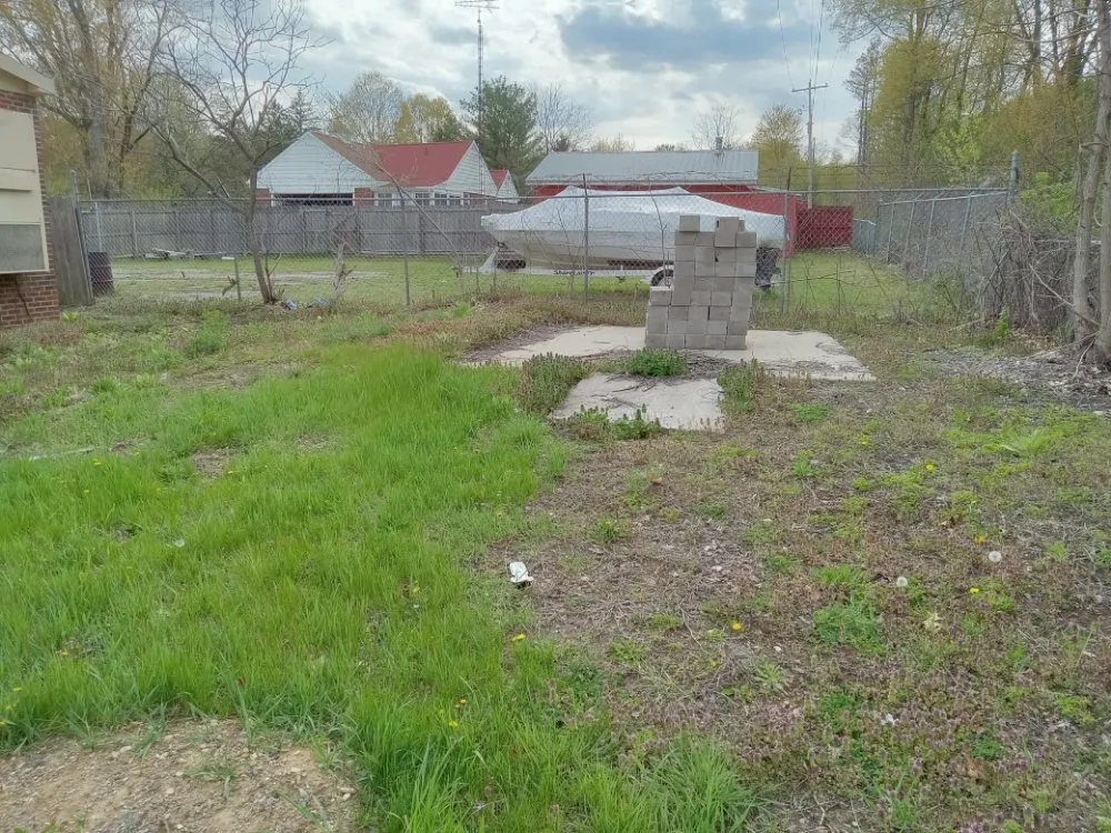 Top-rated outdoor landscaping for homes in Battle Creek, MI by Conant & Family Lawn Care & Landscaping