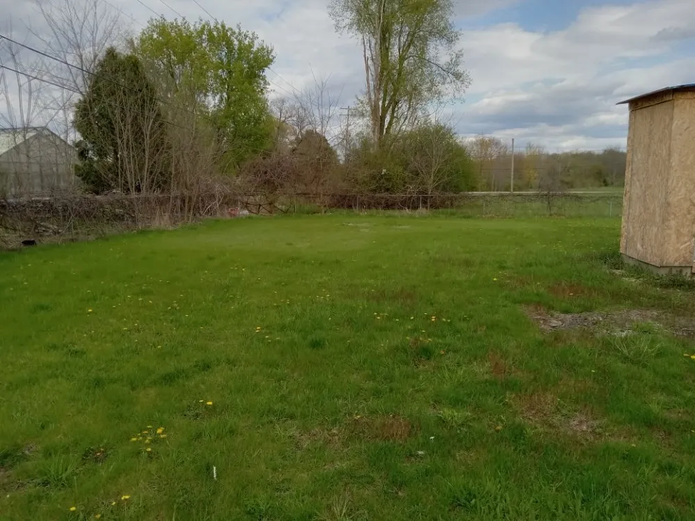 Custom lawn care service for beautiful yards in Battle Creek, MI by Conant & Family Lawn Care & Landscaping