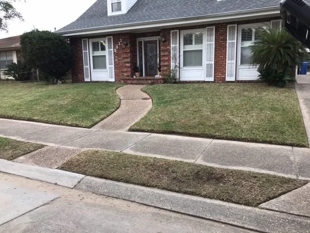 Custom garden landscaping experts serving New Orleans, LA - Conaway and Daniel's Reliable Lawn Care Services