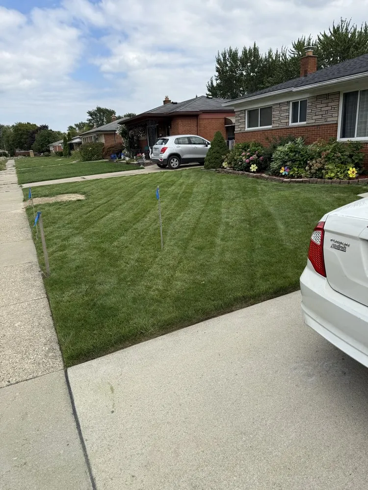 Reliable lawn mowing service in Detroit, MI - Concentric Lawn Maintenance