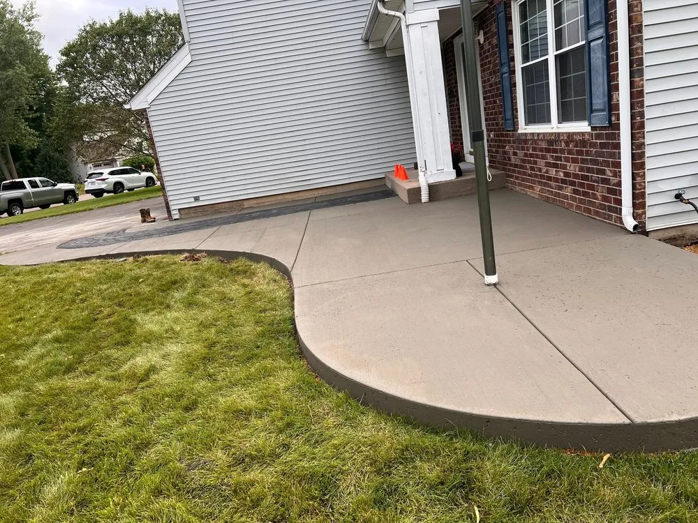 Affordable yard maintenance for beautiful yards across Rosemount, MN - Concrete Apparatus