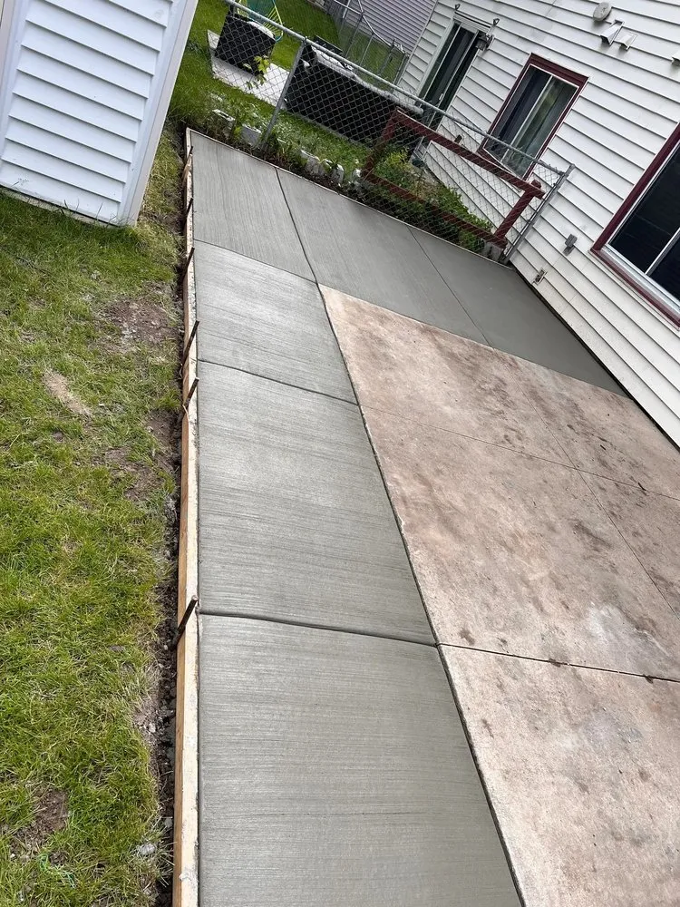 Custom lawn mowing service in Rosemount, MN - Concrete Apparatus