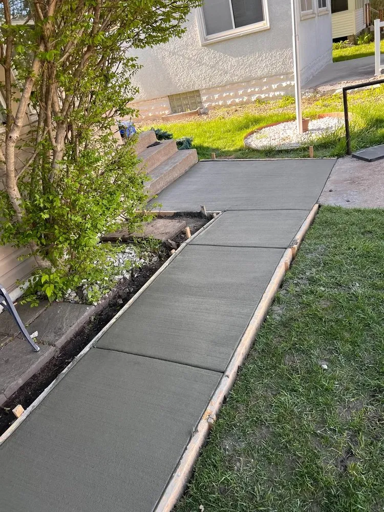 Professional yard maintenance in Rosemount, MN by Concrete Apparatus