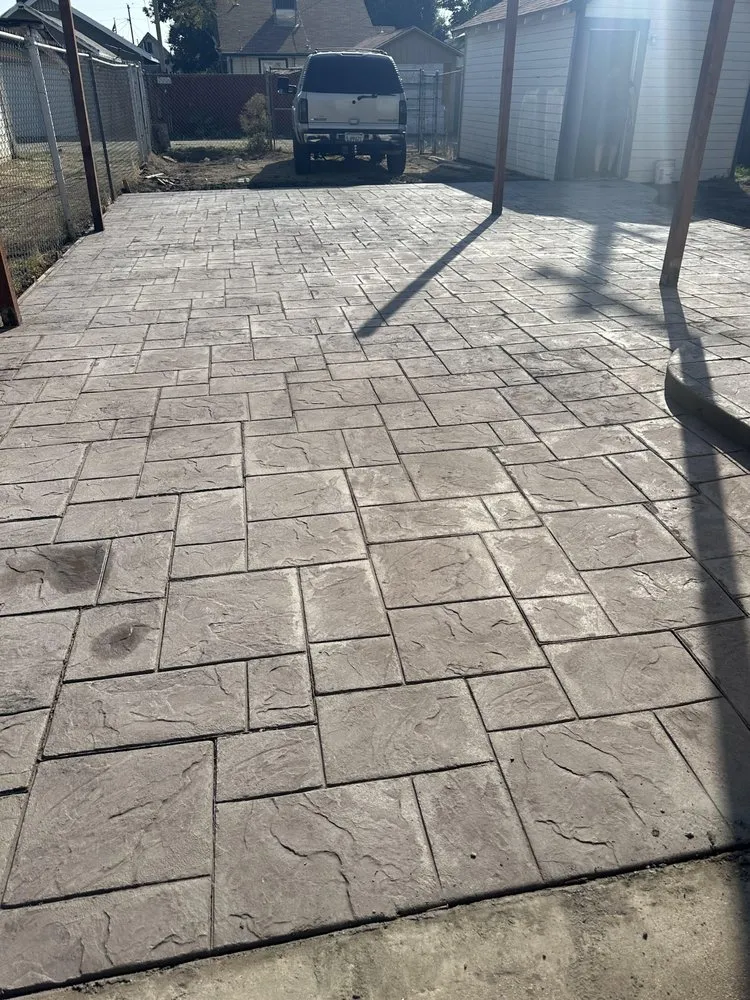 Professional lawn mowing service in Pomona, CA by Concrete by Leo and Javier