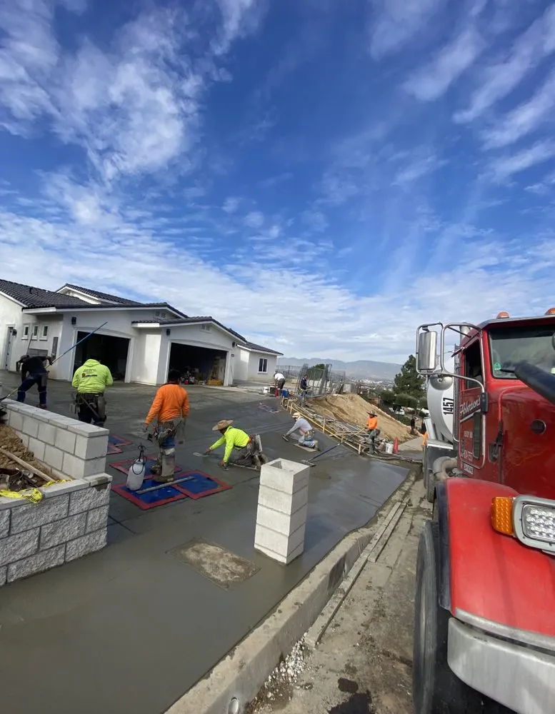 Top-rated garden landscaping in Fontana, CA - Concrete Golden State