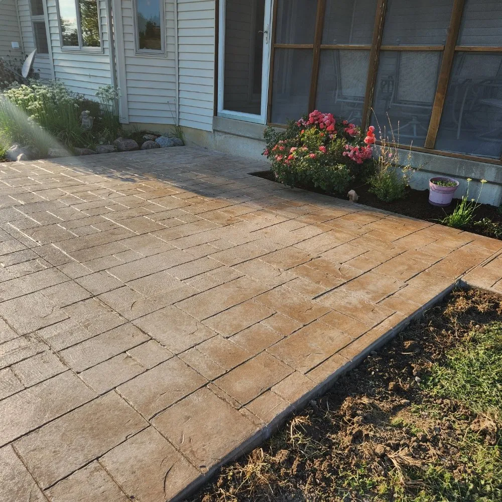 Top-rated lawn mowing service experts serving Rochester, IL - Concrete Impressions