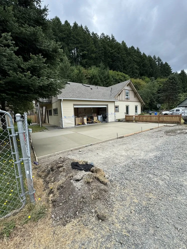 Trusted yard maintenance in Centralia, WA by Concrete Masters