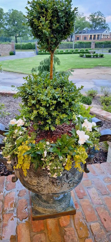 Local garden landscaping in Memphis, TN by Concreto Y Landscaping Gonzalez