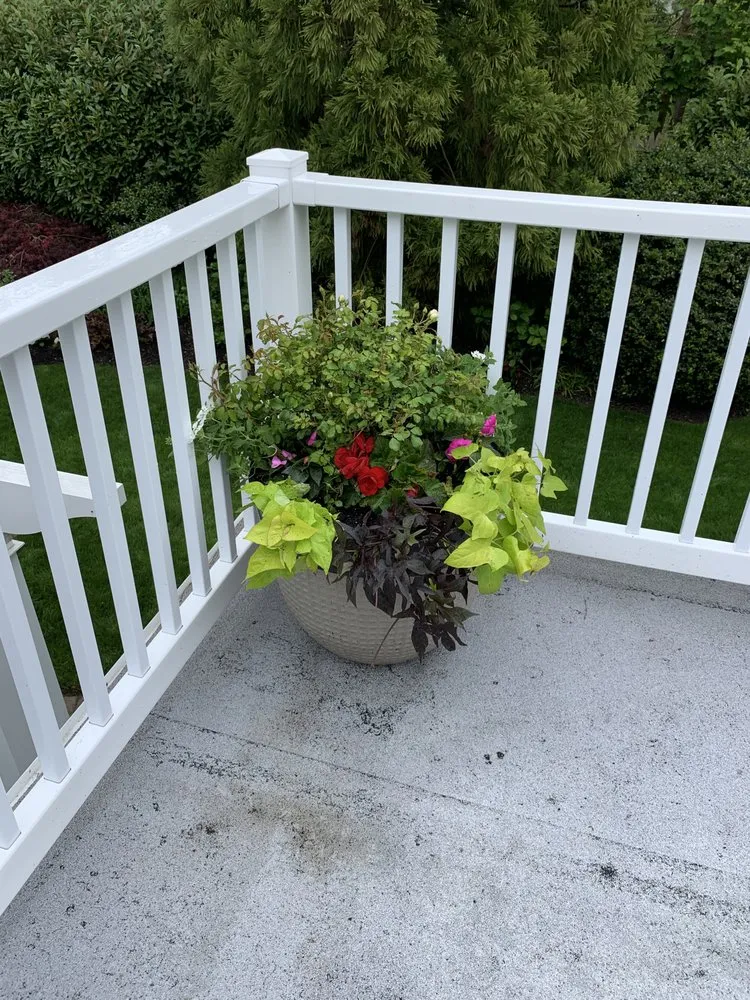 Expert garden landscaping experts serving Ronkonkoma, NY - Confer HAASE