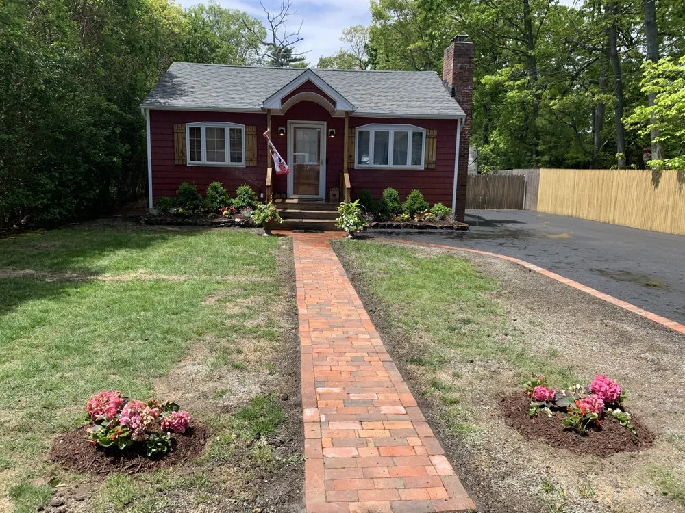 Top-rated garden landscaping experts serving Ronkonkoma, NY - Confer HAASE