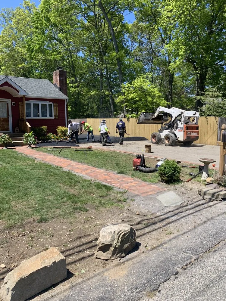 Affordable yard cleanup service for beautiful yards in Ronkonkoma, NY by Confer HAASE