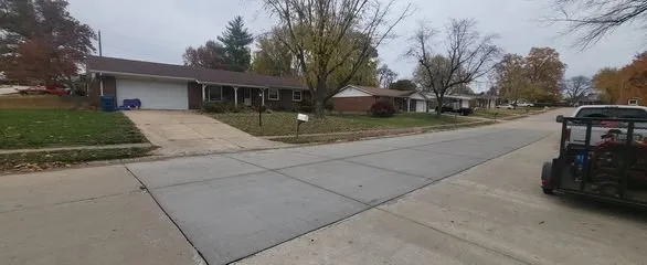 Expert outdoor landscaping in Florissant, MO - Confident Lawn And Landscaping