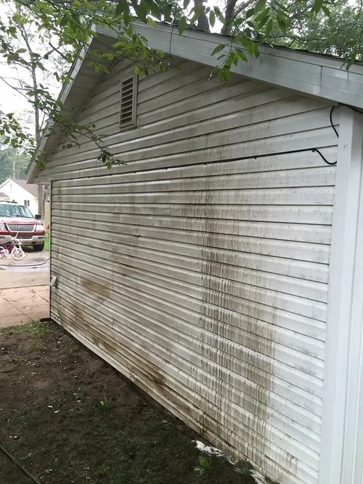 Top-rated landscape design for beautiful yards in Farwell, MI by Conlay's Power Washing