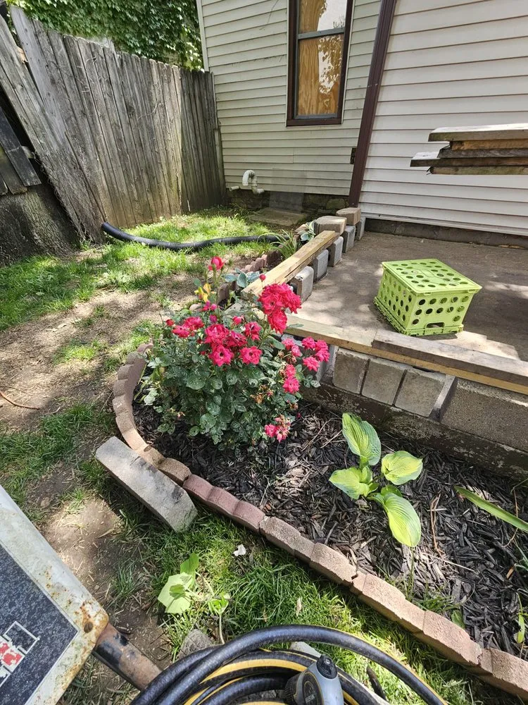 Affordable yard maintenance for beautiful yards in Dayton, OH by Conleys Landscaping