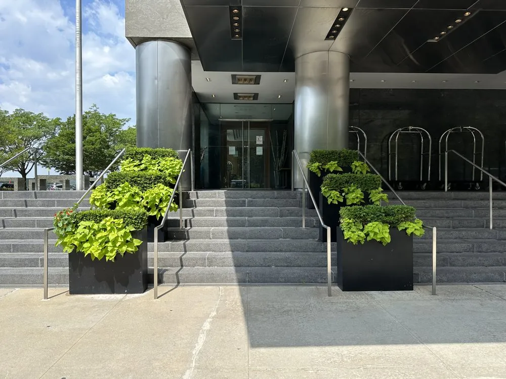 Affordable outdoor landscaping experts serving Hicksville, NY - Construcscape