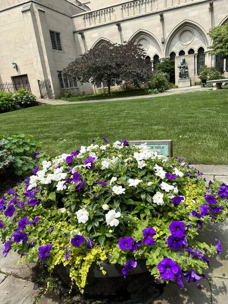 Professional garden landscaping in Hicksville, NY - Construcscape