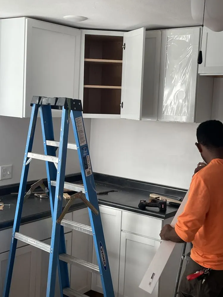 Custom outdoor landscaping for beautiful yards in Indianápolis, IN by Construction and Landscape