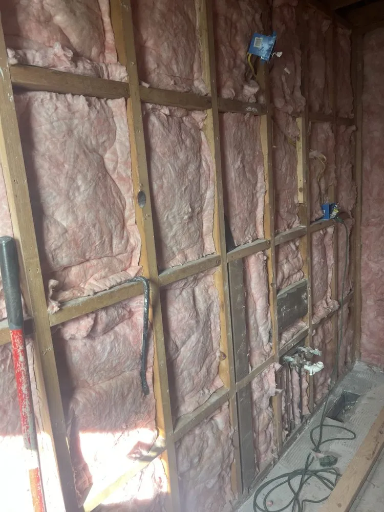 Top-rated yard cleanup service in Indianápolis, IN - Construction and Landscape